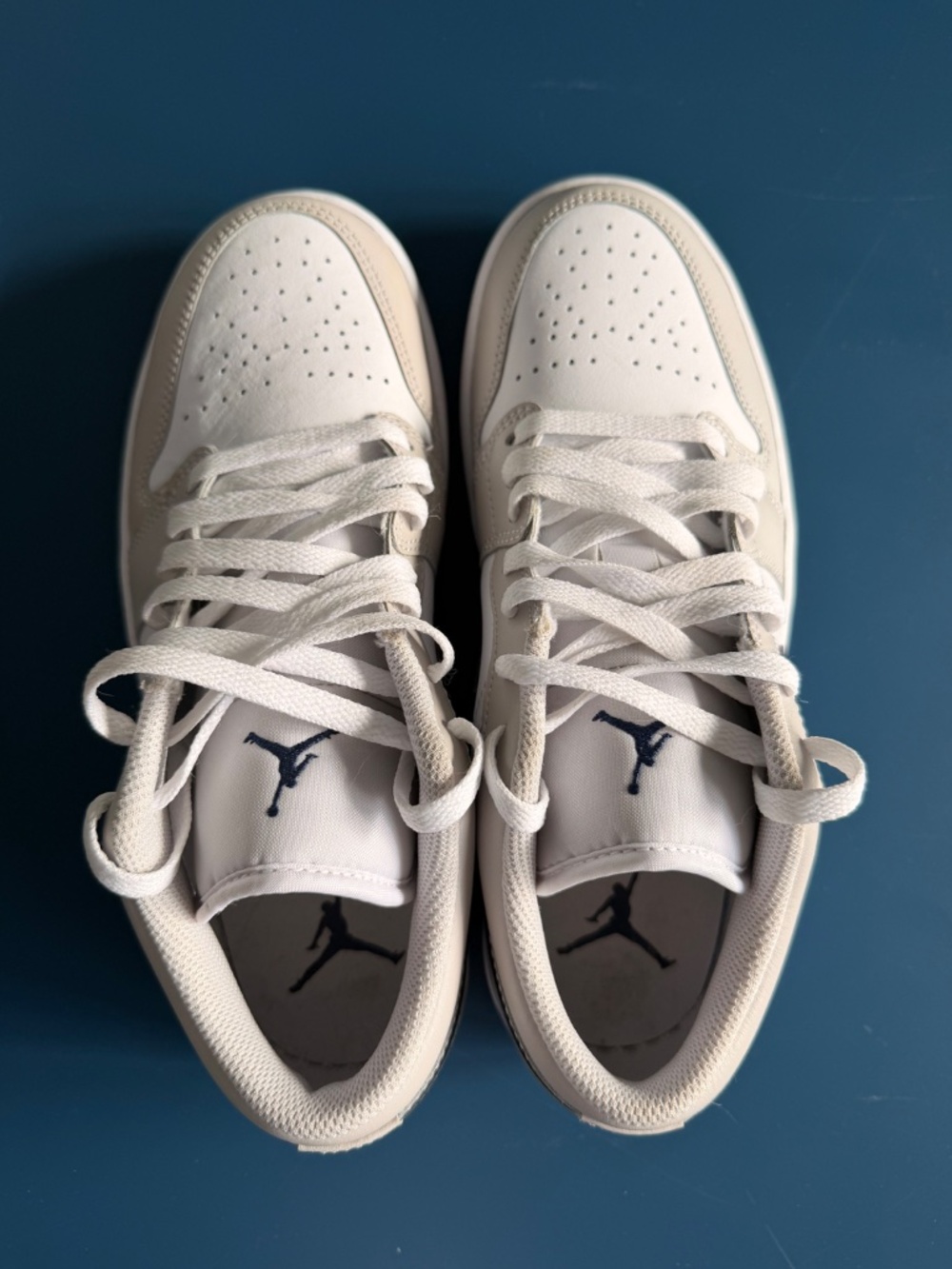 Air Jordan 1 Low sneakers, US Men's Size 7.5 or Women's Size 8.5 - Picture 11 of 11